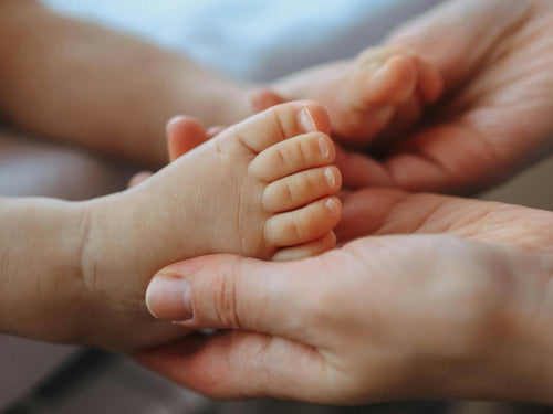 Comment couper les ongles de pieds d'un bébé ?