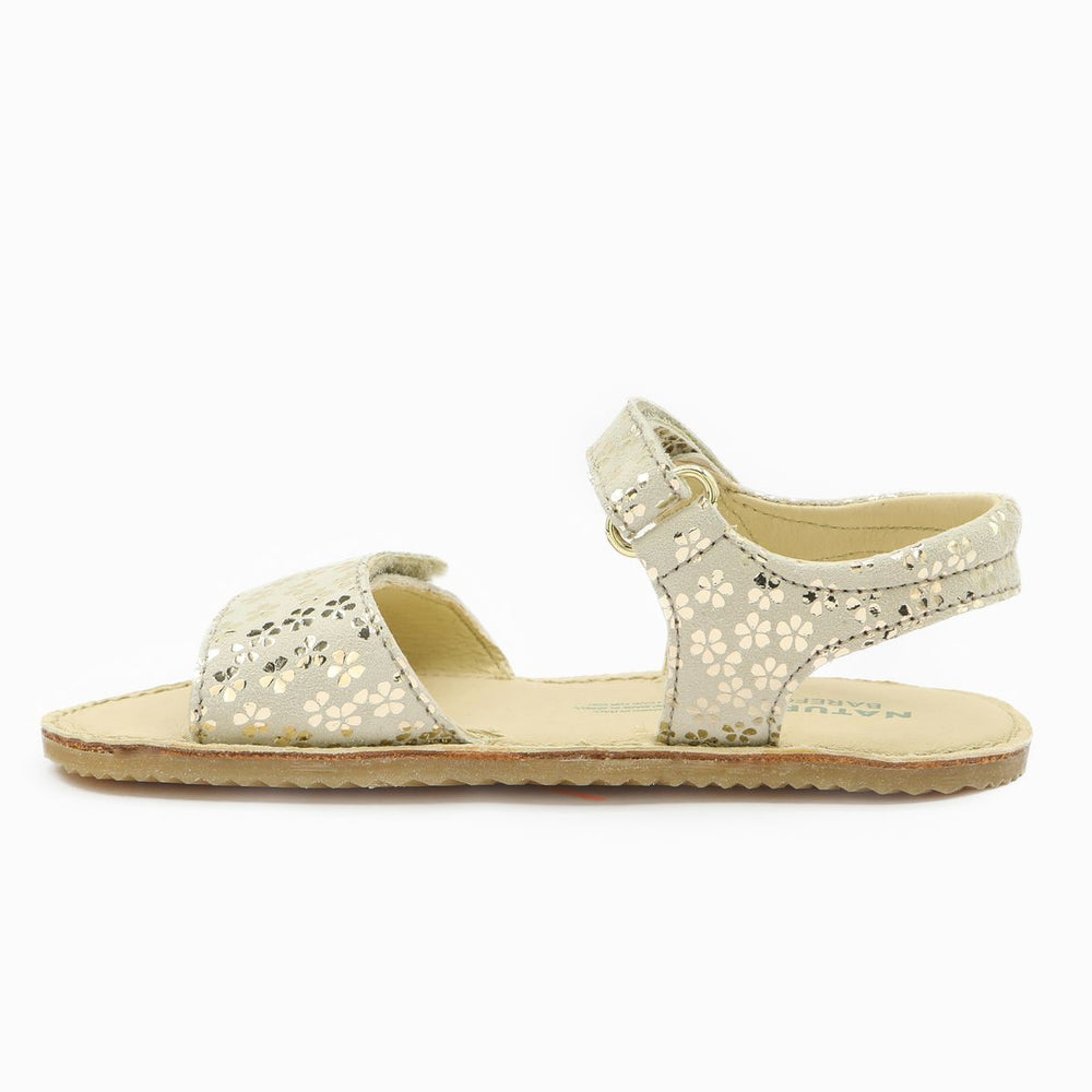 Sandalias Naturino Basi II con pensamientos beige