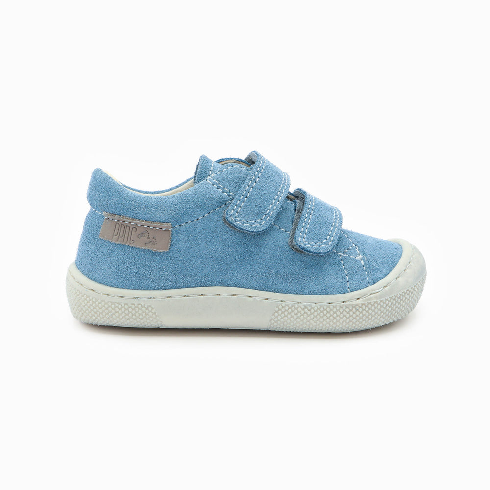 Naturino Barefoot Orec Low con velcros en tonos hueso, azul cielo y leche