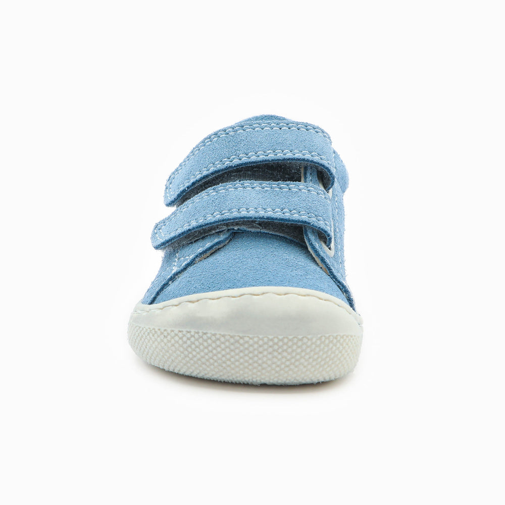 Naturino Barefoot Orec Low con velcros en tonos hueso, azul cielo y leche