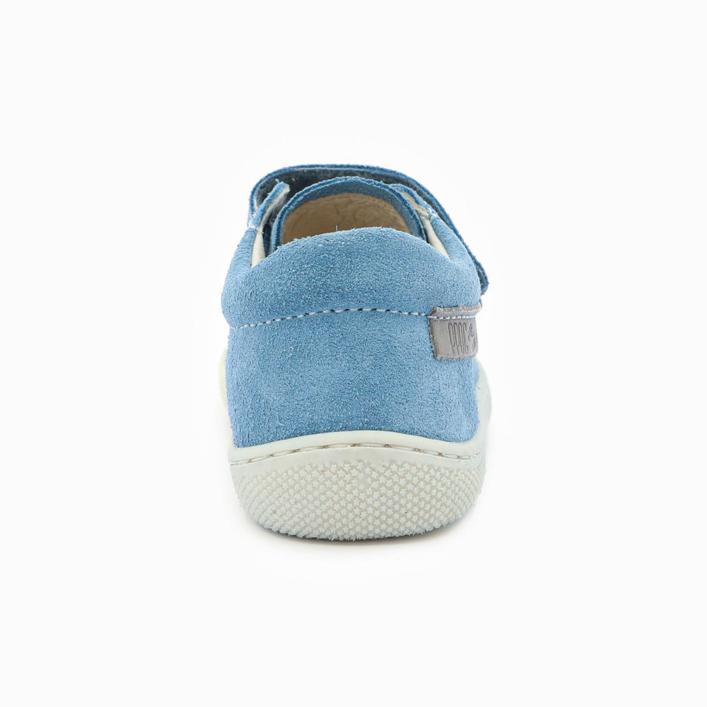 Naturino Barefoot Orec Low con velcros en tonos hueso, azul cielo y leche
