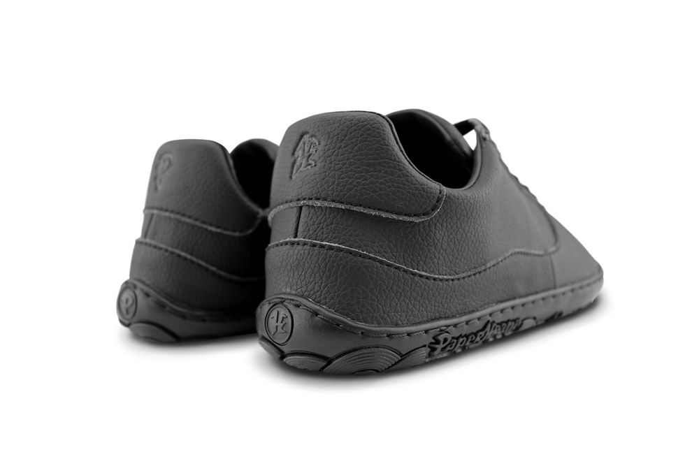 Paperkrane Black Low con cordones para niños