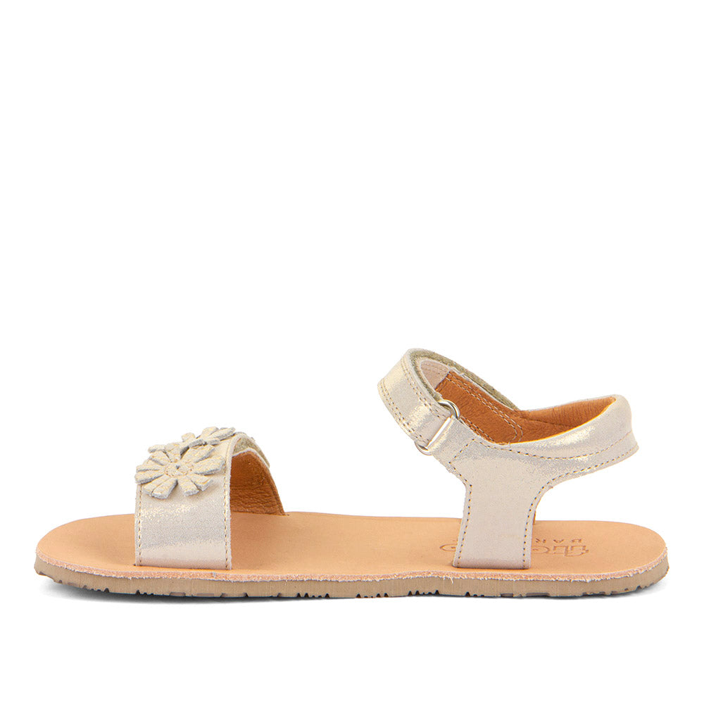 Sandalias Froddo Barefoot Flexy con flores doradas brillantes