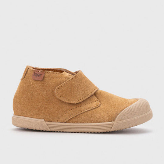 Igor Barefoot Tui Cognac