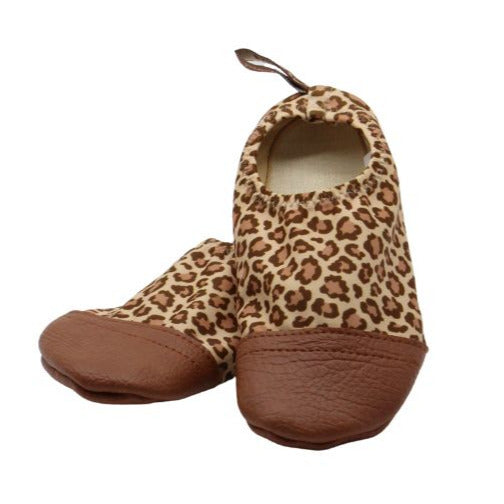 Les Pas Petits Léon Leopardo