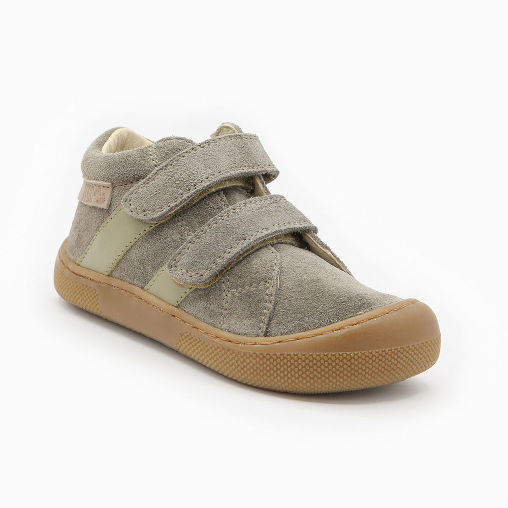 Naturino Barefoot Grimby con velcros color barro y piedra