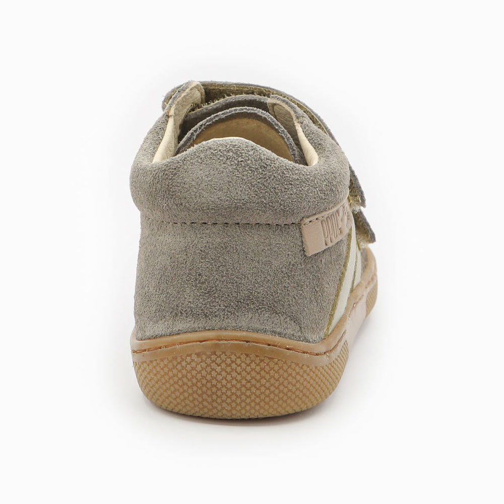 Naturino Barefoot Grimby con velcros color barro y piedra