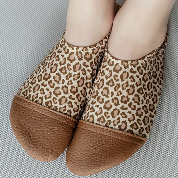 Les Pas Petits Léon Leopardo