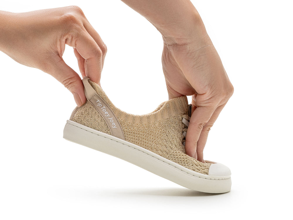 Zapatillas Tip Toey Joey Kidos Easy Knit dorado con lúrex color champán