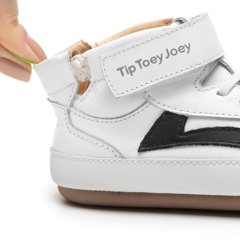 Tip Toey Joey Primeros Landy Caña Alta Blanco y Negro