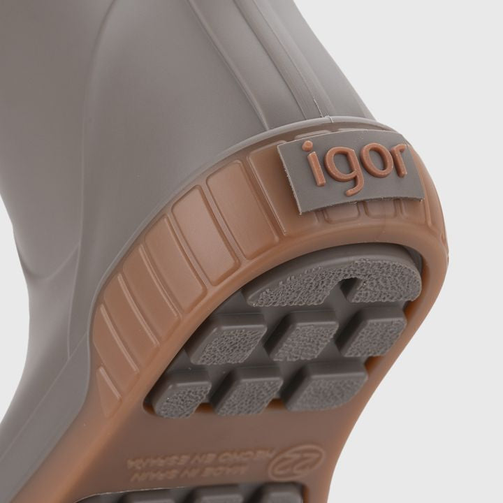 Igor Barefoot Pau Topo