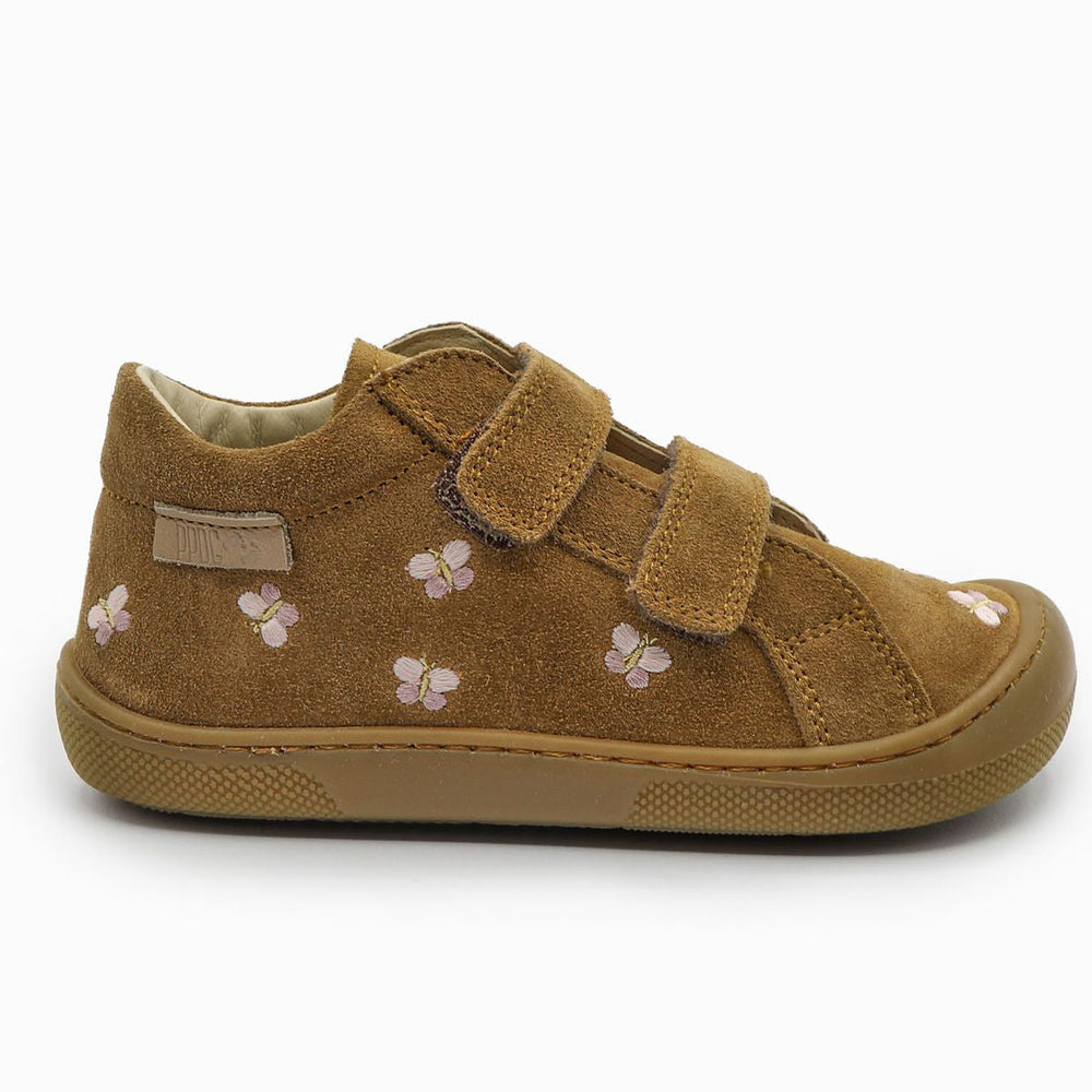 Naturino Barefoot Kommy con cierres de velcro, mariposas, ante marrón