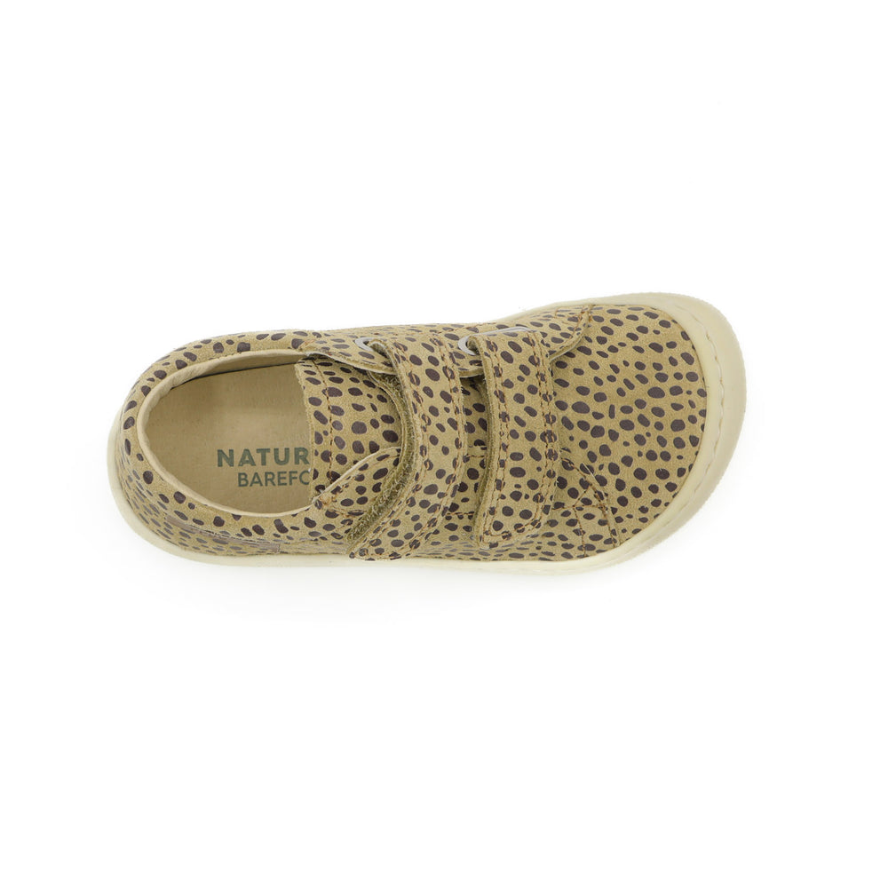 Naturino Barefoot Rabir con velcros color arena oscuro