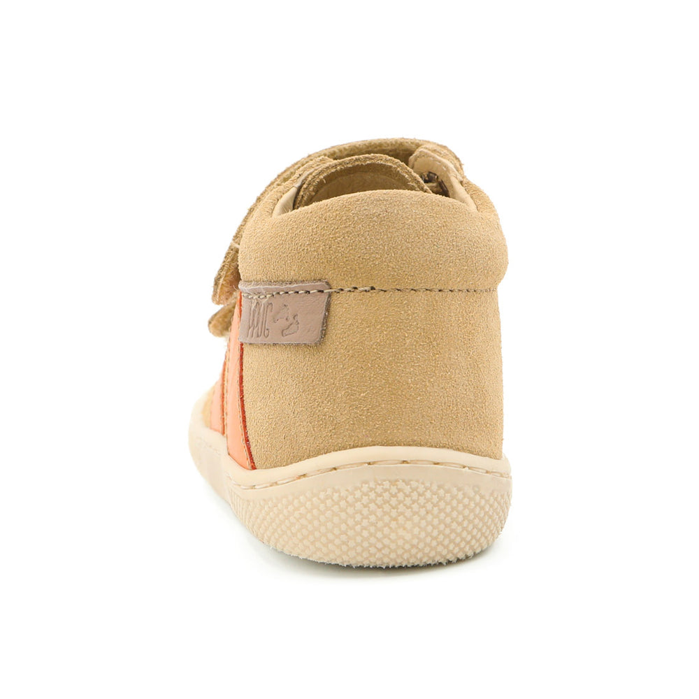Naturino Barefoot Grimby con velcros, arena y naranja