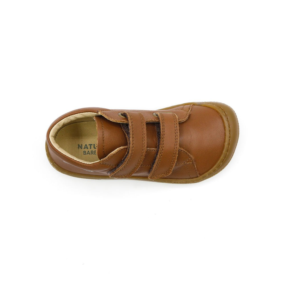 Naturino Barefoot Kommy con velcros color cuero