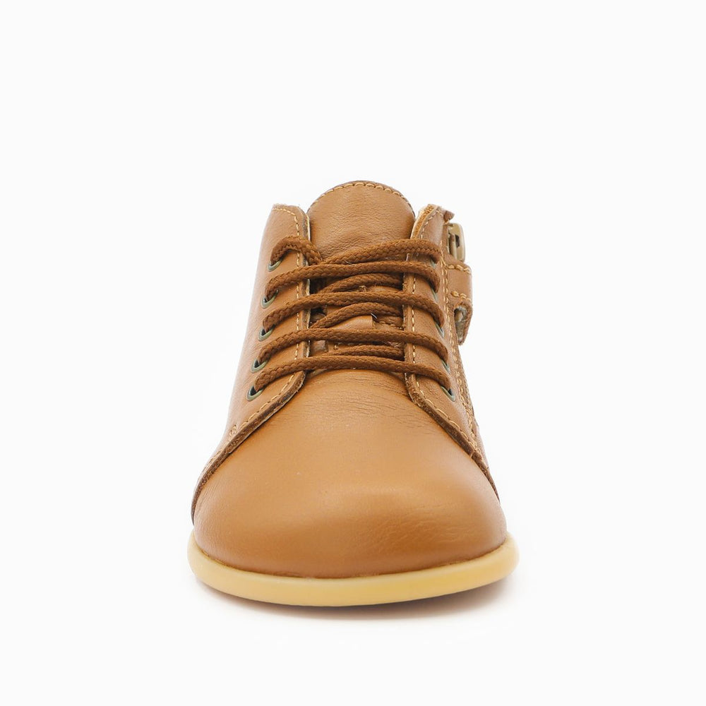 Babybotte barefoot Fredy con cremallera color coñac