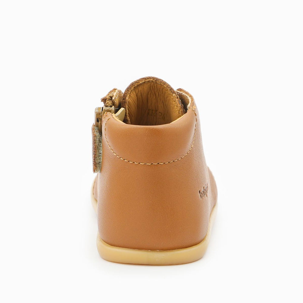Babybotte barefoot Fredy con cremallera color coñac