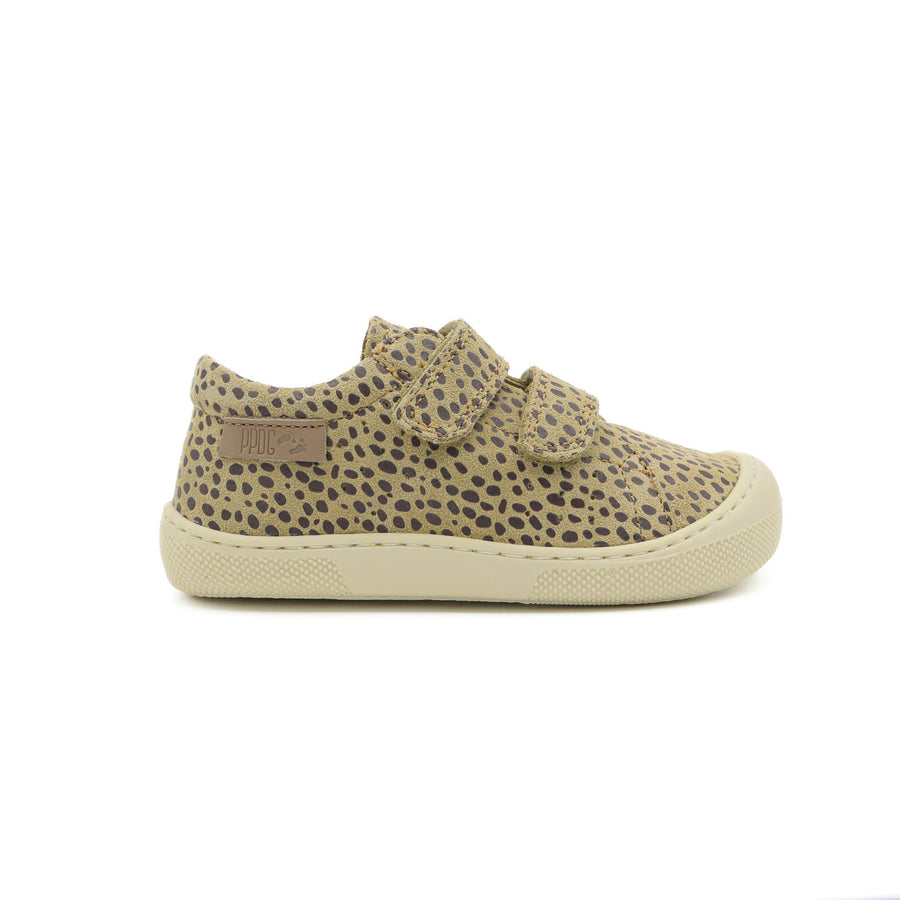 Naturino Barefoot Rabir con velcros color arena oscuro