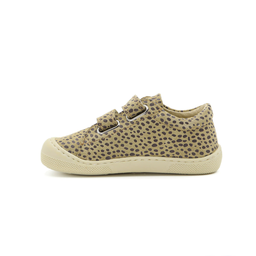 Naturino Barefoot Rabir con velcros color arena oscuro