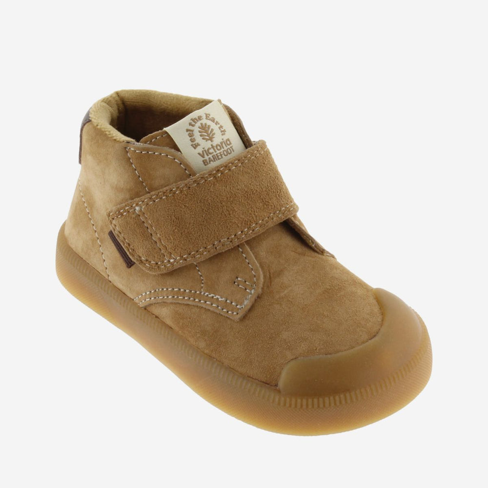 Victoria Oliver Barefoot botín de serraje color camel